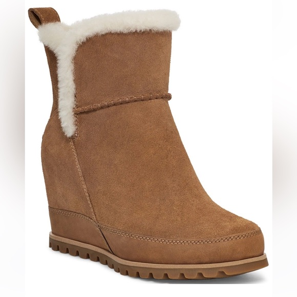 UGG Shoes - ⭐️UGG Malvella Boots Women's Size 8